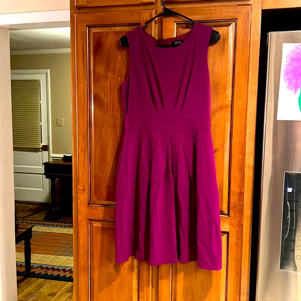 Super cute Tahari dress. Perfect for any occasion